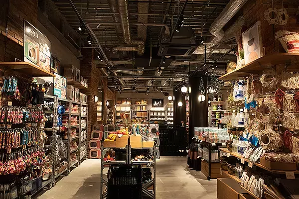 「渋谷にニューヨーク市地下鉄の駅が出現!? AWESOME STORE TOKYO 3/12オープン！ オーサム史上最強の品揃え」の画像