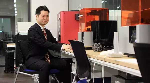 「最新機材と工業デザインで即戦力、知的財産や特許分野でマネジメント力も！ 玉川大学 ⼯学部エンジニアリングデザイン学科」の画像