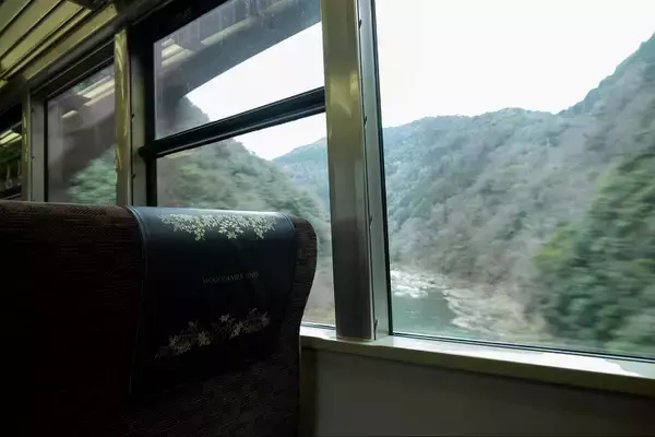 「JR嵯峨野線にて「森の京都QRトレイン」が運行開始」の画像