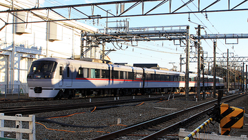 西武新宿線土休日の特急は3月27日から運転再開