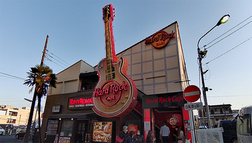 六本木 ハードロックカフェ東京でフィリピン伝統料理！ 4月だけの期間限定、往復航空券が当たるチャンスも！