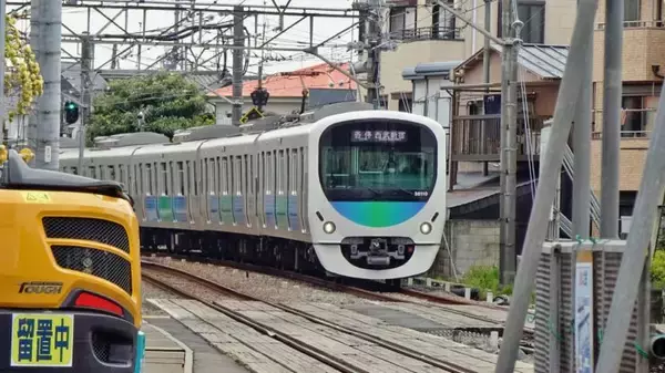 変身中の沼袋駅です【駅ぶら04】新宿線19