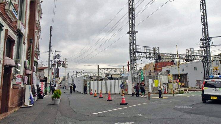 変身中の沼袋駅です【駅ぶら04】新宿線19