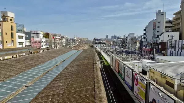 「利用者のとても多い駅です【駅ぶら04】新宿線65」の画像