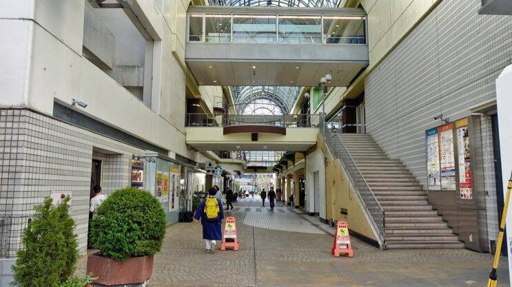 利用者のとても多い駅です【駅ぶら04】新宿線65