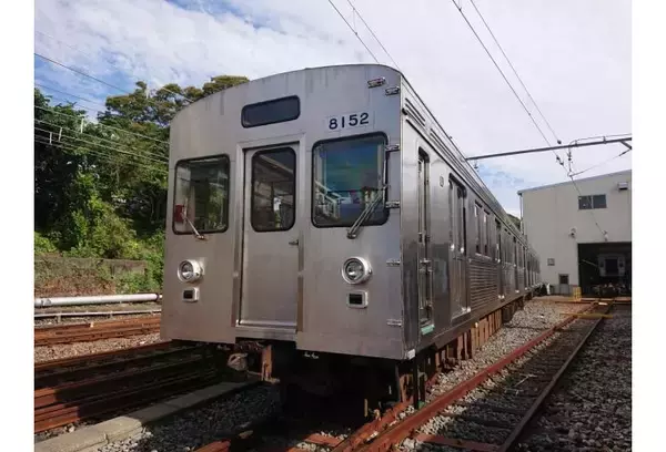「伊豆急8000系車両を無ラッピング化、様々な貸切企画にも使えるように」の画像