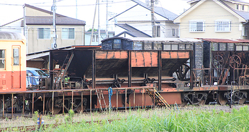 関東鉄道ホキ800形が小湊鐵道に、2つのディーゼルで搬送