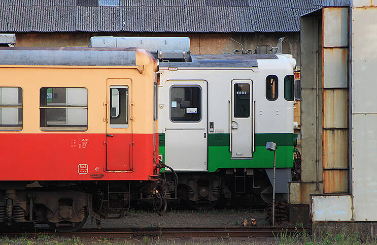 新たな列車無線アンテナがついた小湊鐵道 キハ40形、6月に定期運行前ツアーや構内撮影会を開催
