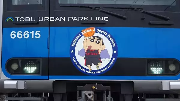 「東武「クレヨンしんちゃんヘッドマーク列車」運行開始、7～8月にはSNSを利用した埼玉応援企画も」の画像