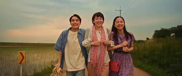 「女性に多い難病 NMOSD とその家族を描く物語、堀田真由 須藤理彩 松岡広大が熱演！ 中外製薬 が YouTube で公開」の画像