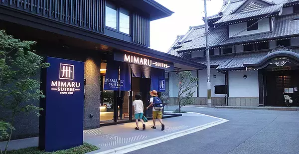 「『MIMARU SUITES 京都四条』で京都人になりきって過ごす時間、最新キッチンと老舗道具店の器で未体験ごはん」の画像