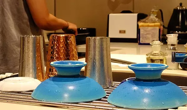 「『MIMARU SUITES 京都四条』で京都人になりきって過ごす時間、最新キッチンと老舗道具店の器で未体験ごはん」の画像