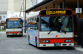JR和歌山駅と南海和歌山市駅を1時間以上かけて結ぶバス