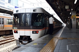 中央線 特急 しなの 全列車運休、飯田線も全線再開めど立たず