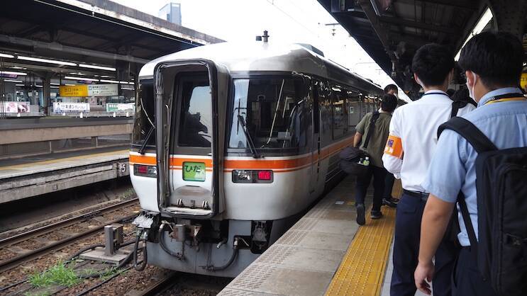 JR東海の新型「HC85系」は「静かな車両」だった【乗車レポ】