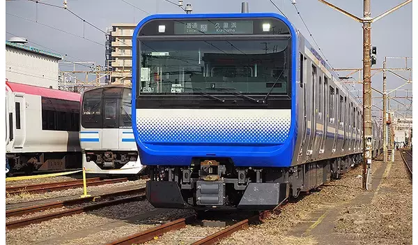 ほんわかする eBay 動画、山手線 横須賀総武線快速 E235系 車内窓上3面に9/5までオンエア中！