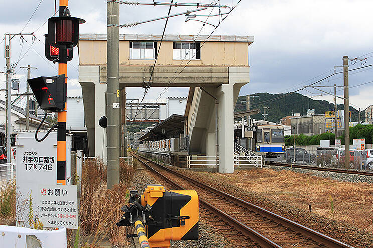 JR筑肥線 今宿駅から北へのびるカーブ