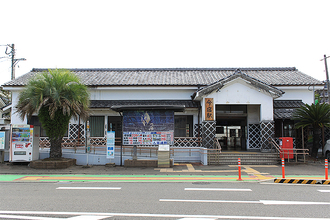 JR筑肥線 今宿駅から北へのびるカーブ