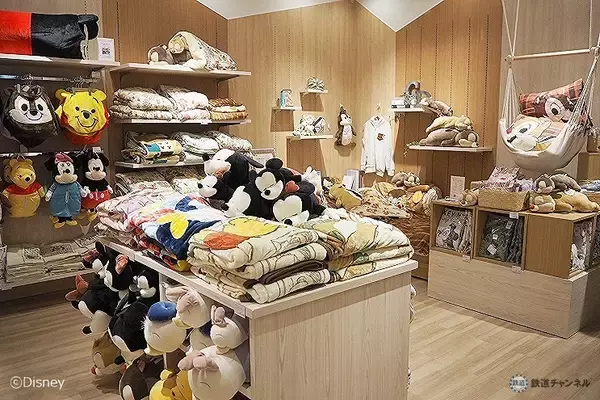 「JR東京駅にディズニーグッズ専門ショップが登場　京葉線地下八重洲口改札内に29日オープン」の画像