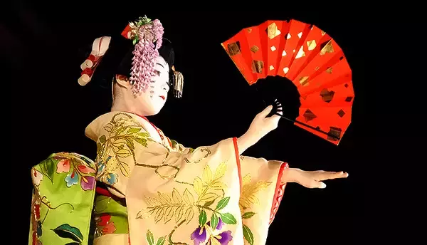 「京都 延暦寺 平安神宮から希望と灯りを世界に！ 市川海老蔵 親子3人が華麗に舞う！ 京都平安大使就任記念公演」の画像