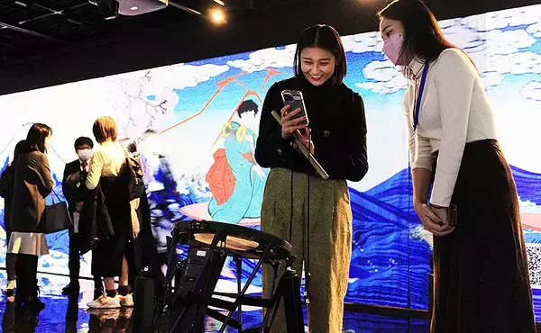 「世界初のバーチャル浮世絵 360度 動画で時間旅行！ 和田彩花も体験「KDDI 音のVR で絵画鑑賞の世界が変わる」」の画像