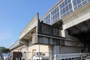もう1線つくれるようになってる新下関駅と新幹線100系4両編成