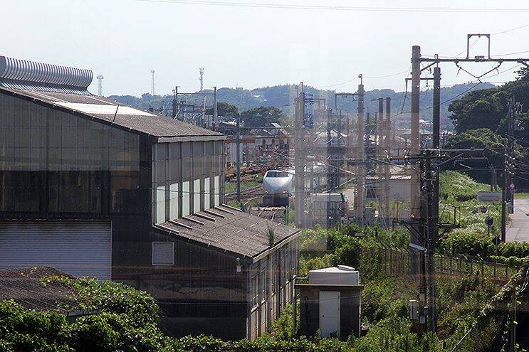 もう1線つくれるようになってる新下関駅と新幹線100系4両編成