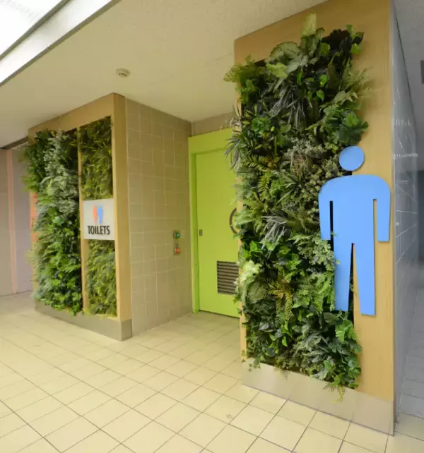 「経堂駅構内が緑化？！２８日からは桜の装飾も」の画像