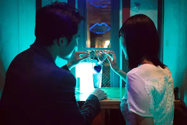 「息きれいにして壁ドン！ 初対面の小柳津林太郎と渡辺早織が挑戦＿4月15日まで体験OK、手がけたのはあのリステリン」の画像