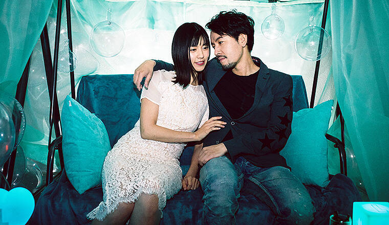 息きれいにして壁ドン！ 初対面の小柳津林太郎と渡辺早織が挑戦＿4月15日まで体験OK、手がけたのはあのリステリン