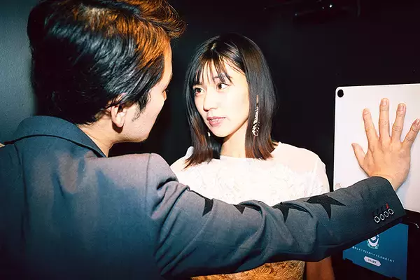 「息きれいにして壁ドン！ 初対面の小柳津林太郎と渡辺早織が挑戦＿4月15日まで体験OK、手がけたのはあのリステリン」の画像