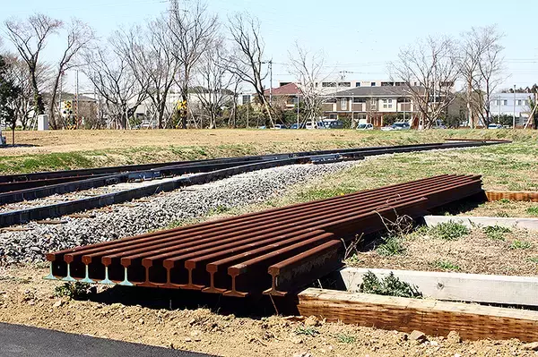 「千葉県柏市の住宅街にある標準軌、わずか333mの線路【写真】」の画像