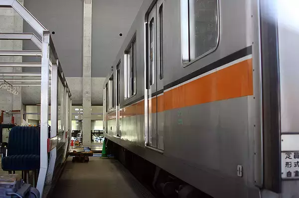 「千葉県柏市の住宅街にある標準軌、わずか333mの線路【写真】」の画像