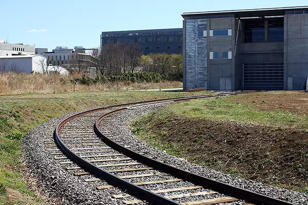 「千葉県柏市の住宅街にある標準軌、わずか333mの線路【写真】」の画像