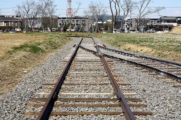 「千葉県柏市の住宅街にある標準軌、わずか333mの線路【写真】」の画像
