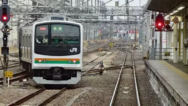 「パンタグラフを上げて普通の電車と同じ【非電化路線に乗ろう04】烏山線 その1」の画像