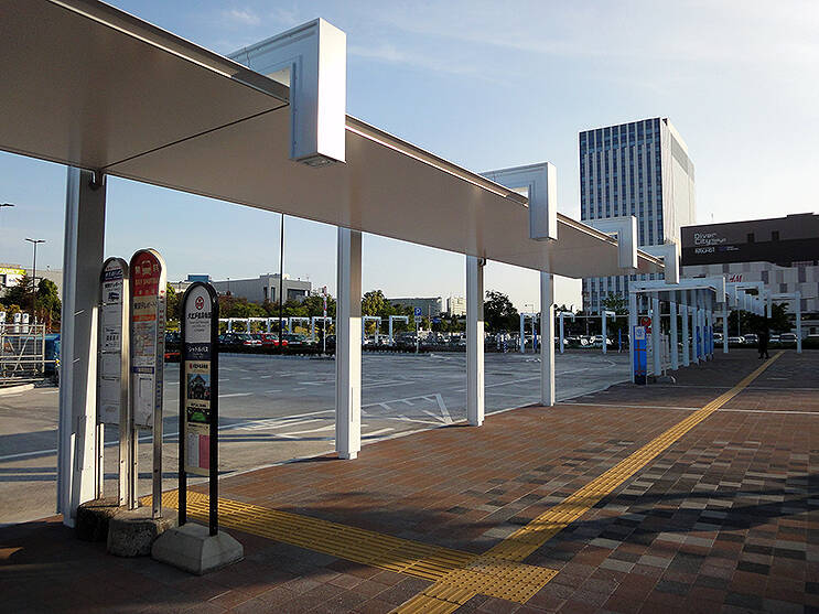 東京テレポート駅前に新しい屋根つき路線バス停車場が出現 19年5月18日 エキサイトニュース