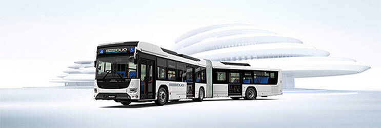 いすゞ日野共同開発 ハイブリッド連節バスの名称や価格が明らかに