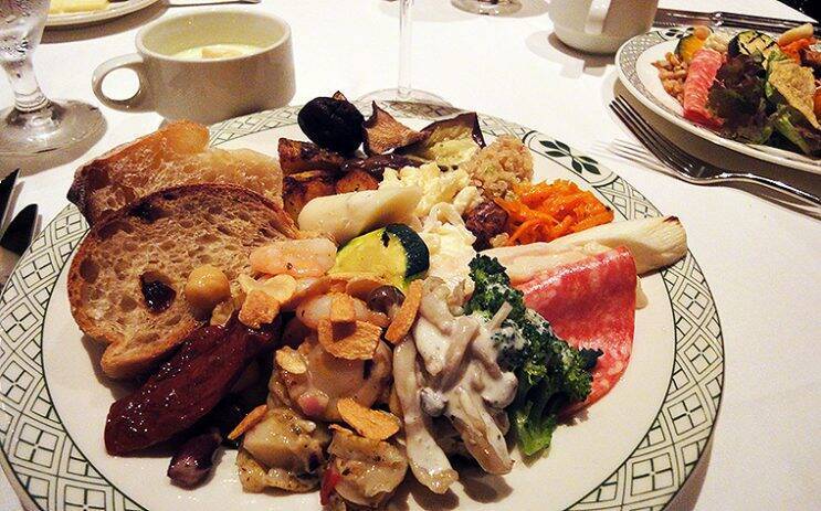 本場アメリカLAスタイルで高感度ローストビーフ 「ロウリーズ・ザ・プライムリブ」恵比寿はこの夏3000円台から