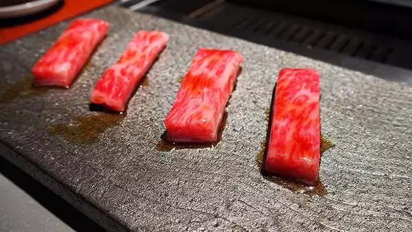 「黒毛和牛 熟成肉専門店「Salon de Aging Beef」そのハイエンド焼肉レストランが銀座に＿贅沢で至福な時間を」の画像