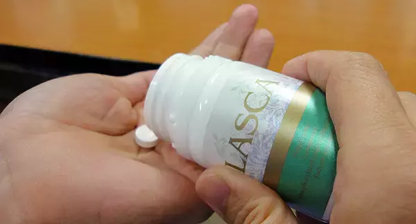 「「意外と人の視線が気になる」40代50代ビジネスパーソンの口臭ケア事情と唾液パワー」の画像