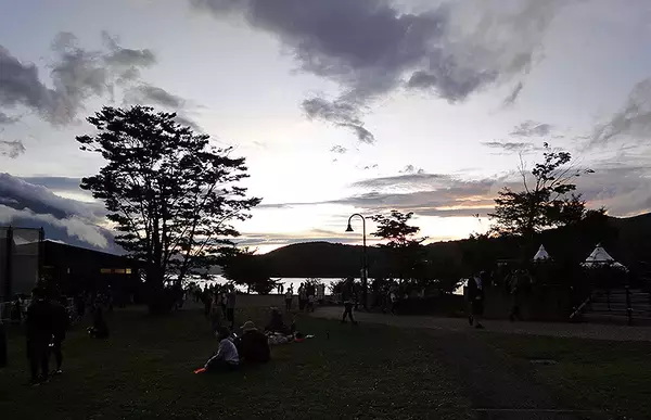 「【SWEET LOVE SHOWER 2019】キュウソ＆サカナ好き女子に、SUPER BEAVER ガチファン＿みんなのハッピーな笑顔」の画像