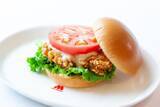 「【モスバーガー新商品】“音まで、うまい” 新感覚バーガーが登場」の画像4