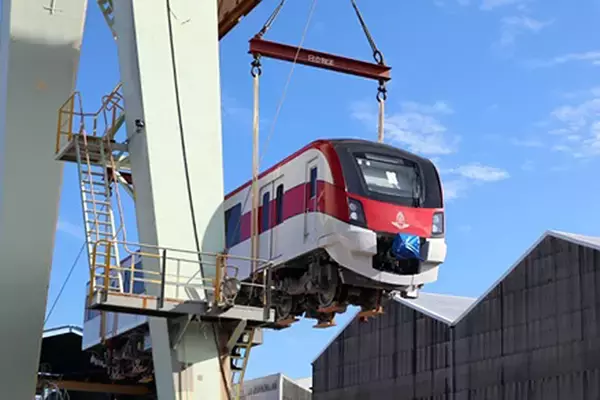 「日立、タイ国鉄バンコクレッドライン新型車両10両を出荷」の画像