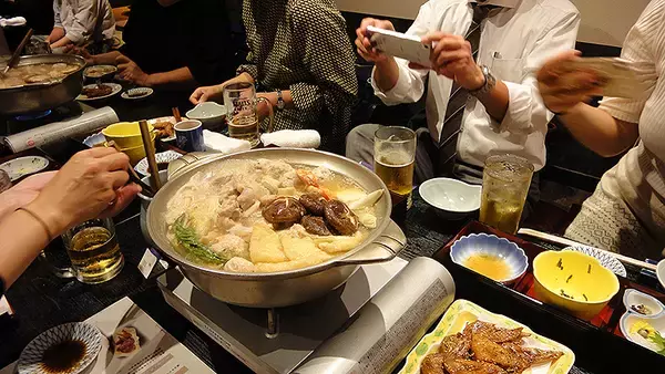 「いよいよ鍋の季節！ ちゃんこ霧島が25周年、陸奥部屋直伝の霧島味が身体に染みるーっ！」の画像