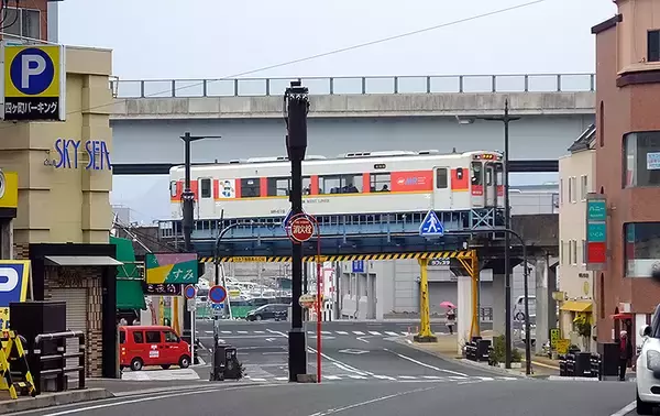 松浦鉄道西九州線 松浦～潜竜ヶ滝 で佐川急便が貨客混載、九州初 トラック往復2台分減
