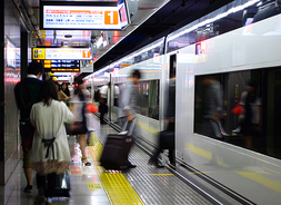 JR改札から直一発で、成田空港第2ビル駅のJR＋京成の二重改札を廃止