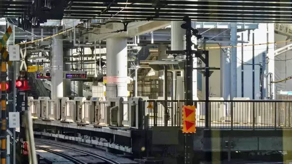 「代々木八幡駅は工事中　【駅ぶら01】小田急線48」の画像