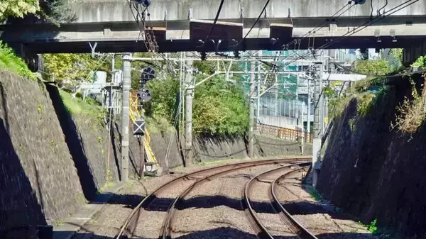 「JR代々木駅まで直線距離で150ｍ程なのに閑静【駅ぶら01】小田急線50」の画像