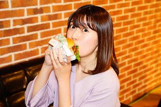 【モスバーガー新商品】今年1年頑張った自分へ “ご褒美バーガー” が新登場